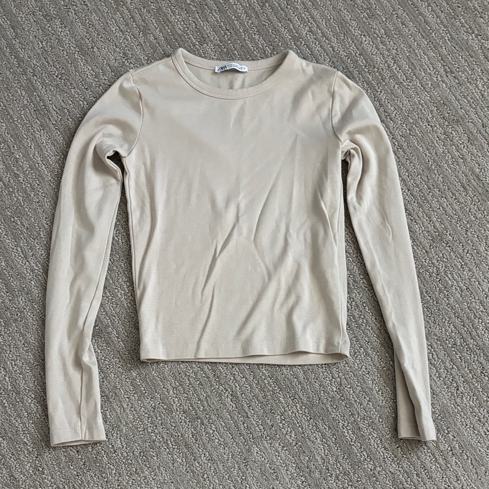 Zara Cream cropped Long Sleeve Women's Top